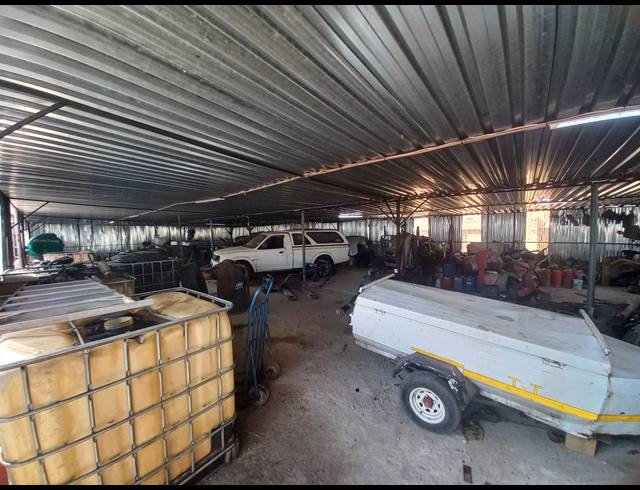 2,400M² WAREHOUSE TO LET IN ANDERBOLT